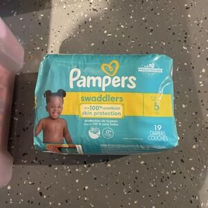 Pampers Swaddlers Active Baby Diapers (27+lbs) Size 5, 19 ct.